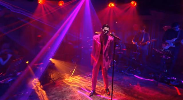 「魏大勋」《歌手》华晨宇夺冠，两位高手提前出局，节目组被批铺路太明显？