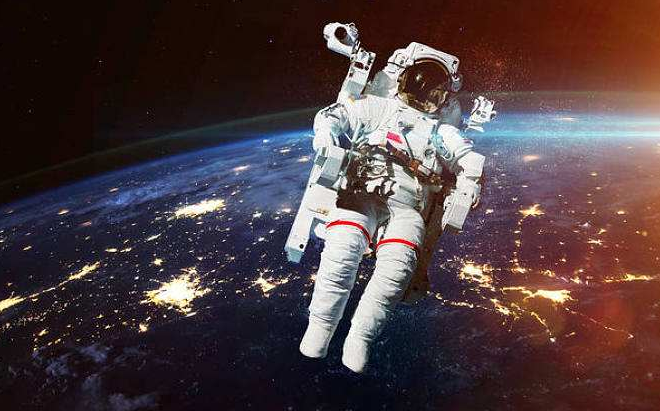 宇航员|不惧生死的宇航员,登月后为什么不敢眺望地球?另有原因!