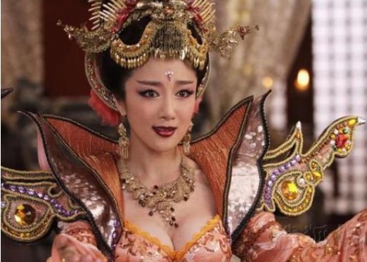 #毁容#她曾是“古装第一美人”，却被著名女星的狗咬伤毁容，整容5次仍翻不了身！