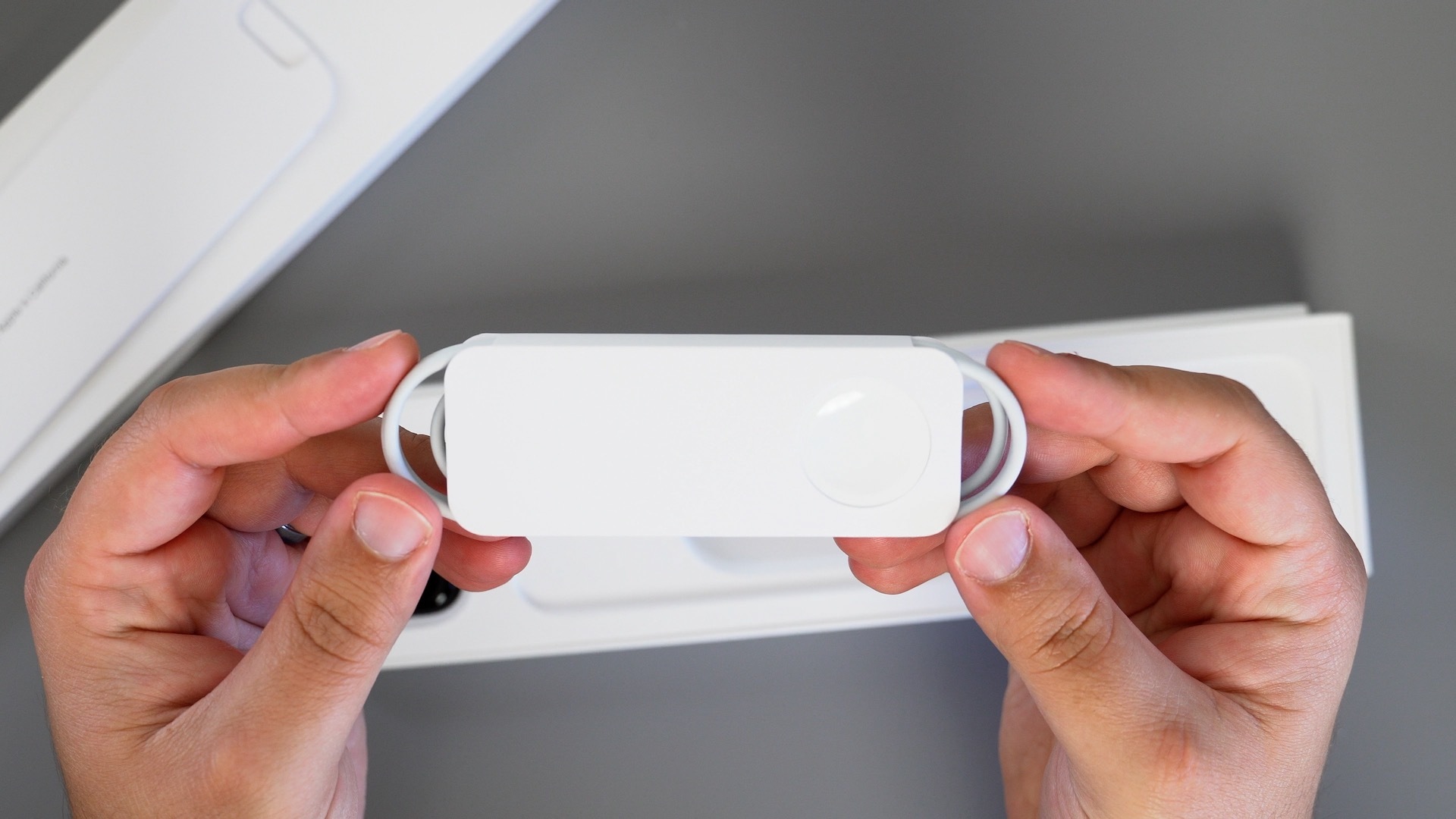 Apple Watch|五年固执，Apple Watch是否改脸，支持Qi无线充电标准