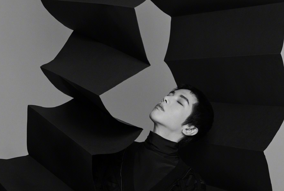 华晨宇|华晨宇的唱功在华语乐坛是顶级的存在，他有思想、有灵魂