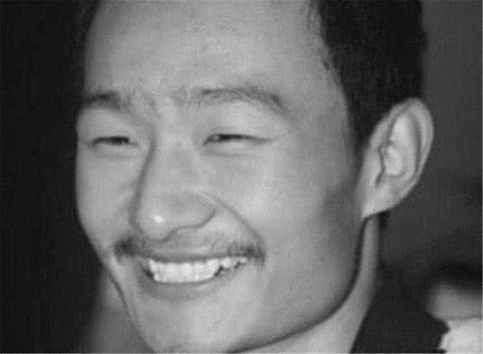 []曾是“高考神话”的孩子，总成绩749分差1分满分，如今混得怎么样