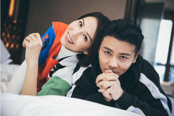 吴奇隆|18年前她因为钱离开吴奇隆，后来吴奇隆身家过亿，她过成这样