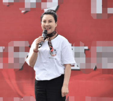 春晚|她名气曾经盖过赵本山潘长江，上过两次春晚，如今年近60默默无闻