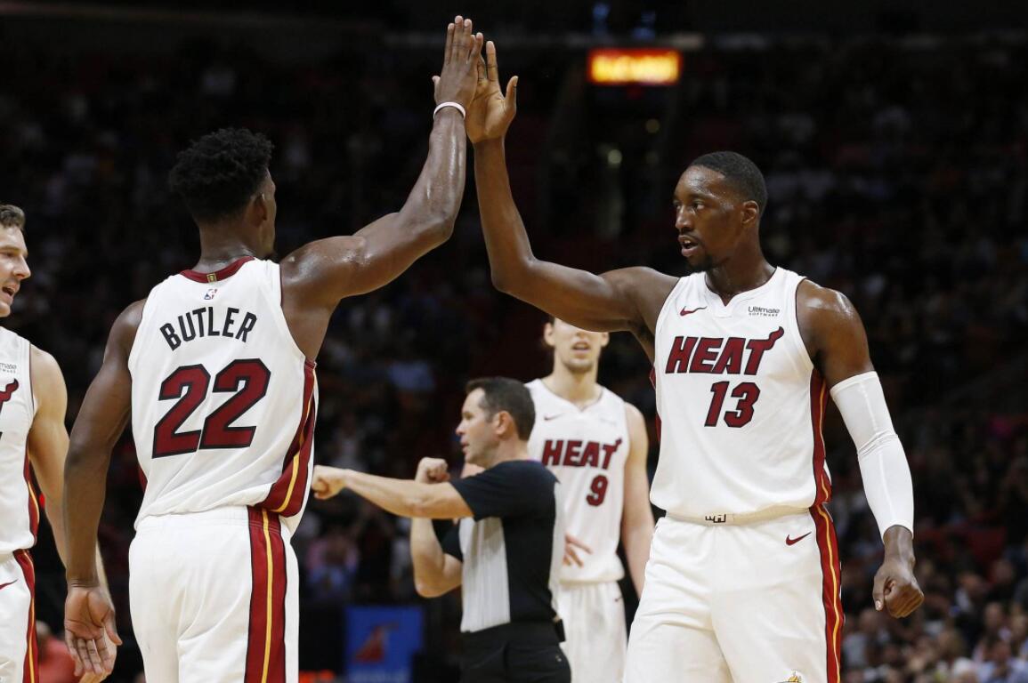 巴特勒|巴特勒面前的詹姆斯：有人天赋远高于你，而且还比你努力