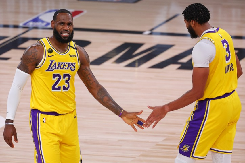 安东尼·戴维斯|制霸攻防！浓眉哥31+11带飞詹姆斯！季后赛场均得分历史第2