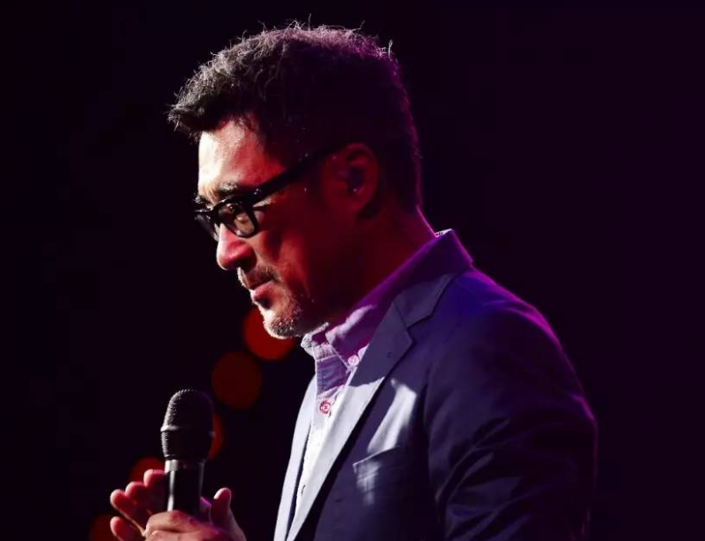 『李宗盛』华语乐坛的教父,曾为多名歌手创作音乐,年岁已高魅力不减