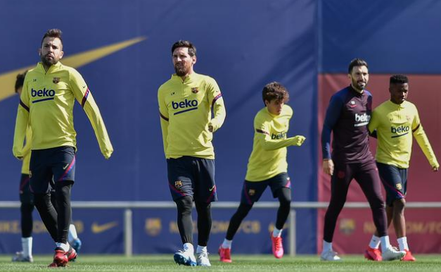 巴塞罗那:反转!曝巴萨仍有球员不愿降薪:梅西不能代表我