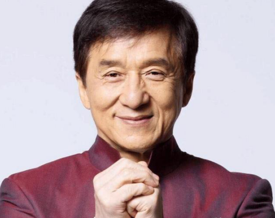 成龙|因拍电影与成龙不和，便拍了这部电影讽刺成龙，没想到还成了经典