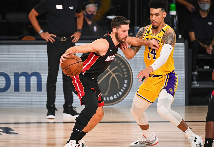 湖人队|11分4板3帽2断，在场净胜21分！总决赛杀器爆发，詹眉再迎助力