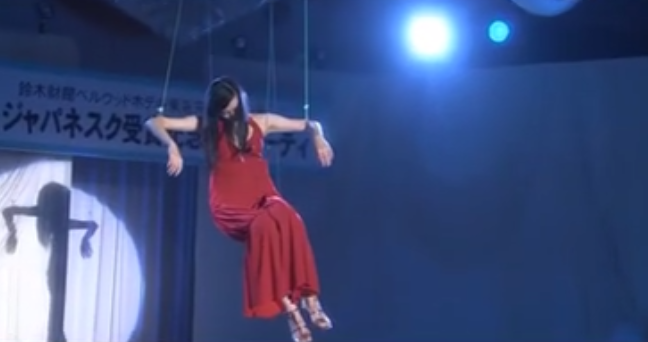 日本小姐|《工藤新一的复活》：新一归来，大破日本小姐木偶案，智斗黑衣人