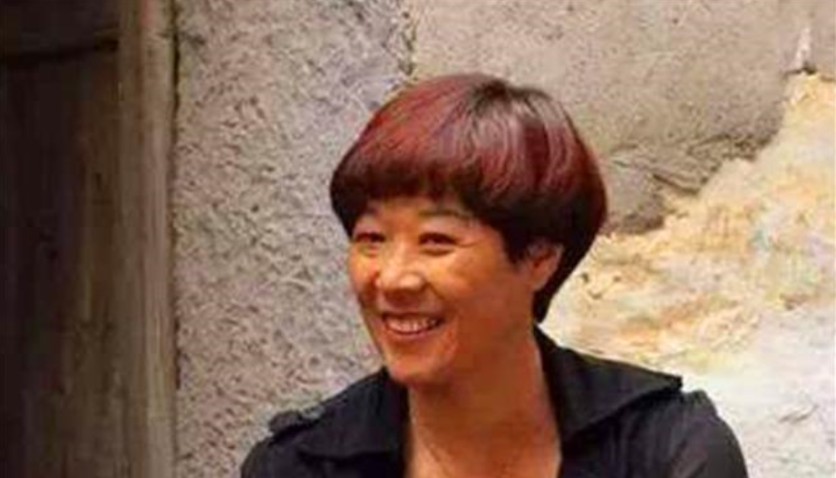 颜夕趣史|亿万老板潦倒时，她赠送食物和10元路费，21年后收到百万支票