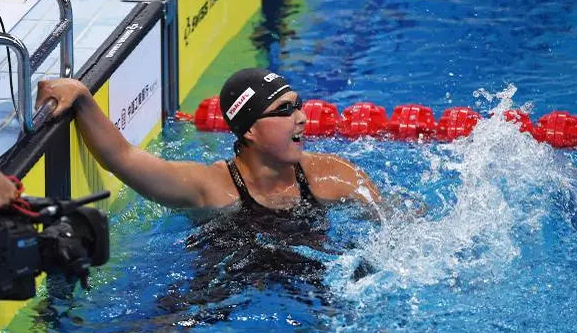 傅园慧|傅园慧登热搜榜！余贺新破全国纪录，王简破亚洲纪录，均无缘决赛