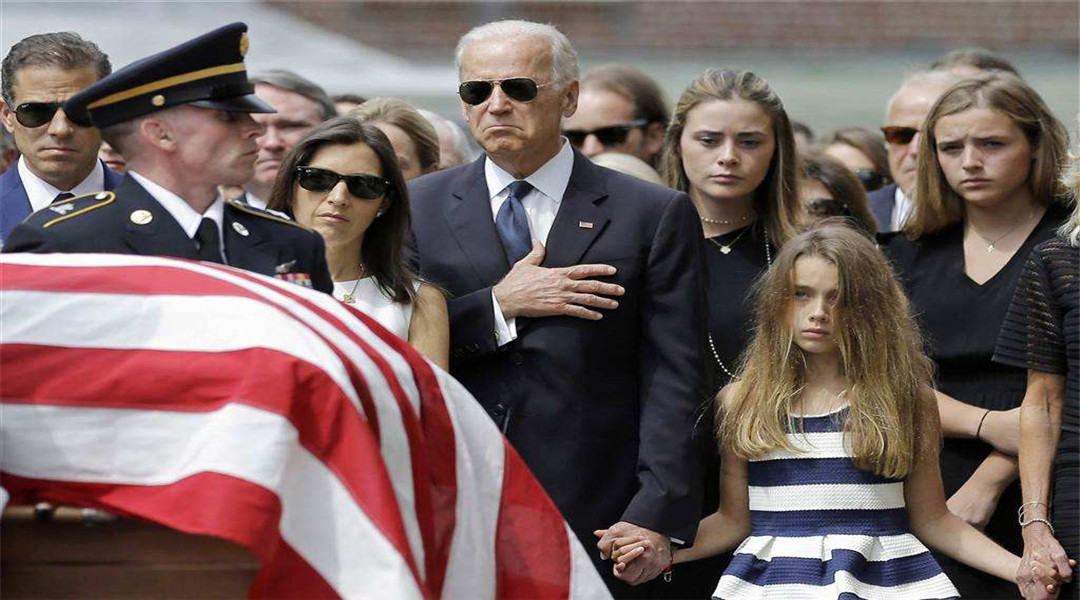 特朗普|拜登翻不了身了，大量不雅羞耻视频照片被曝光，最致命的一击来了！