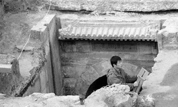 【李莲英】北京发现李莲英墓,废了3把铁锤才打开,棺内景象让专家倒吸凉气