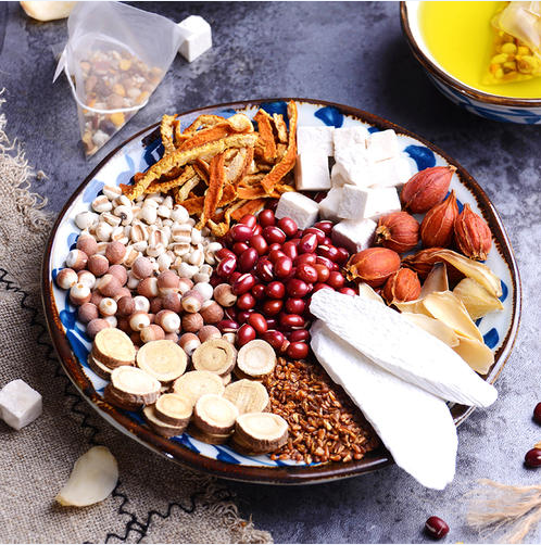 李湘|李湘晒图督促女儿、老公健身，反倒被众人质疑：最该瘦的人是你