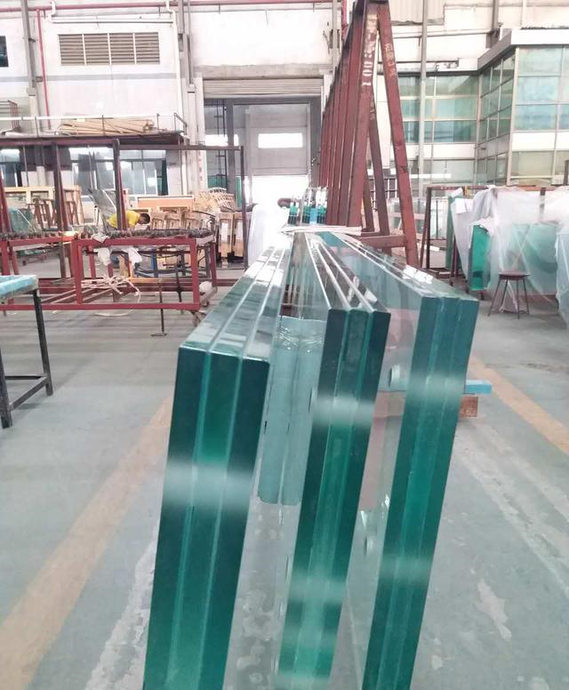 |既然原子中的大部分空间是空的,那么为何很多物体都是不透明的?