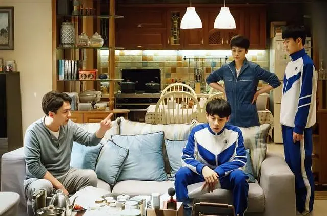 「小欢喜」《小欢喜》对待高考不一样看法的普通家庭