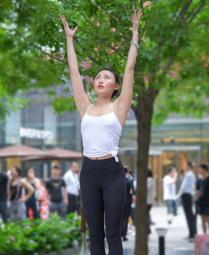 「小姐姐」修身养性的瑜伽运动，越来越受青睐了