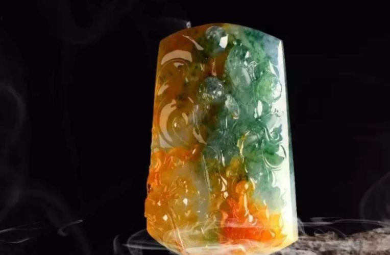 翡翠|重达5吨翡翠龙床，这气派，你肯定没见过