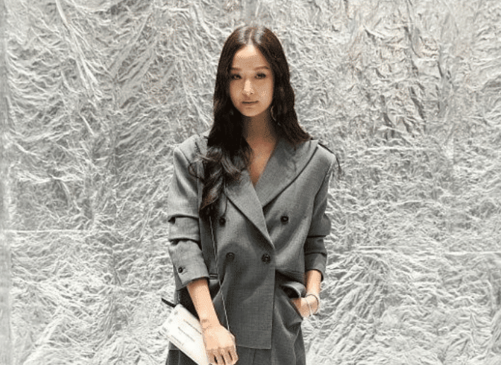 孙芸芸■她13岁因长得漂亮被富豪看中，被老公狂追6年才娶回家，曾一晚狂赚十几亿！