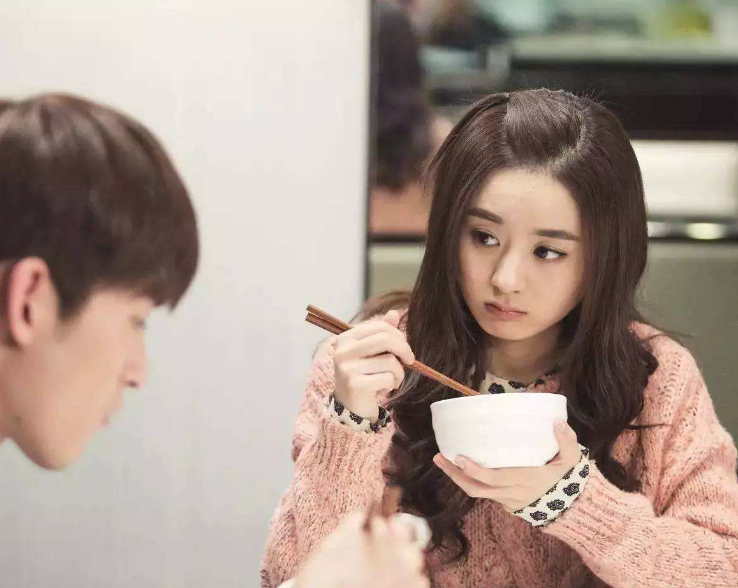 赵丽颖|《谁是凶手》预告，网友却只注意到赵丽颖的笑：鸡皮疙瘩出来了