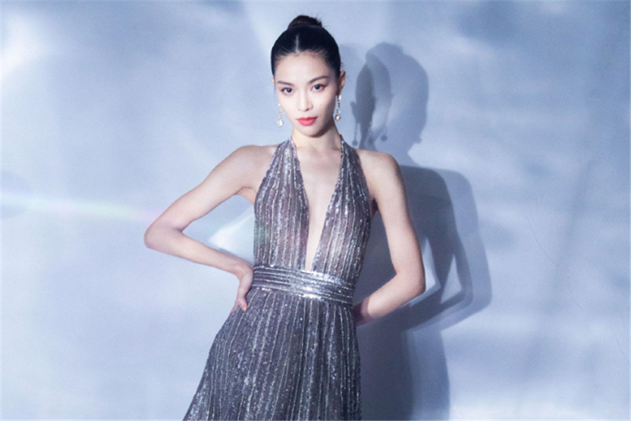 [钟楚曦]钟楚曦外籍男友曝光，颜值不输前任李现，真“帅哥收割机”无疑