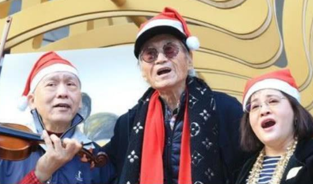 『春晚』因春晚一夜成名, 50岁爱上17岁少女并怀孕生子, 如今选择安乐死