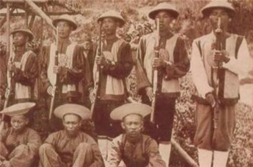 「清军」清亡后，100万清军残部去哪了？有一支清军坚持到1992年才解散