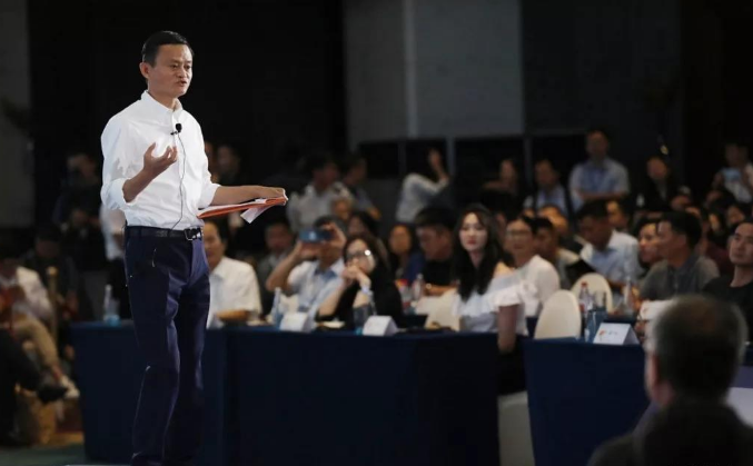 【马云】马云突然深夜发文，主动向“全球”求助，没想到一切竟如此之快