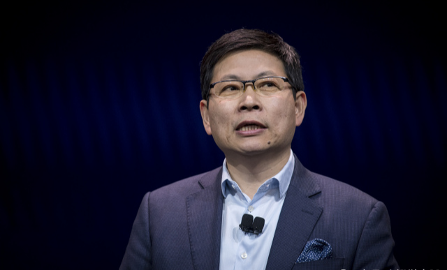 台积电|台积电始料未及,芯片巨头火力全开,华为或腹背受敌?