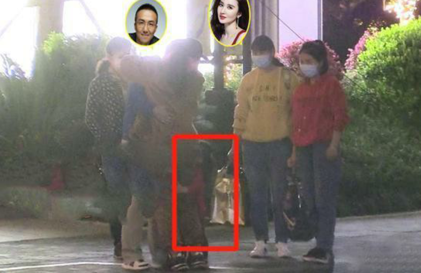 『张萌』张萌携老公女儿出街，当街拥抱太甜蜜，满身奢侈品？