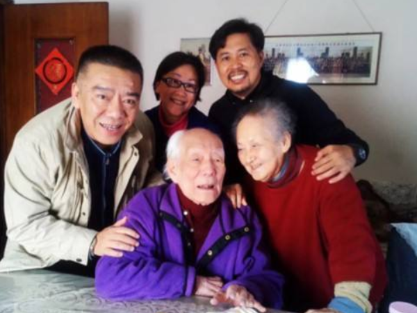 慕容婉儿|因戏结缘相守28年，妻子病重他放弃了治疗，拒绝留下妻子骨灰