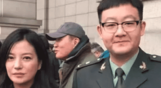 范冰冰|人民大会堂不许化妆，明星们都被打回原形，看到范冰冰后我醉了！