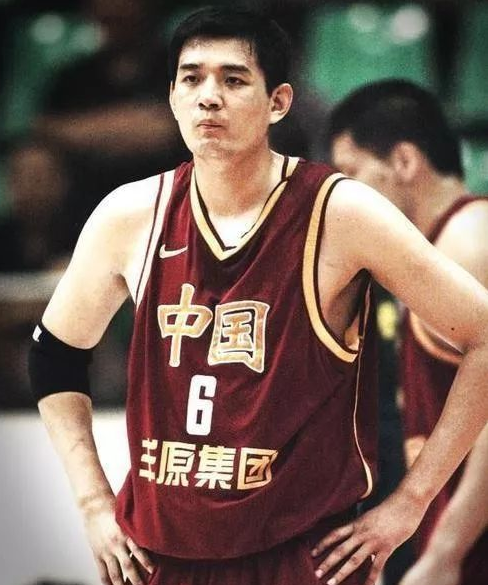 广东男篮|CBA10大城市英雄,一生只效力于一支球队,他们是整个城市的英雄!