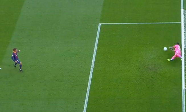 安东尼·格里兹曼|屡失良机+中柱！格列兹曼状态奇差，点球被扑，梅西都替补让路了