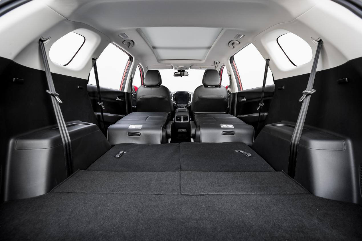 『丰田卡罗拉』?宝骏530和吉利博越对比，理智选择这车更值得一看