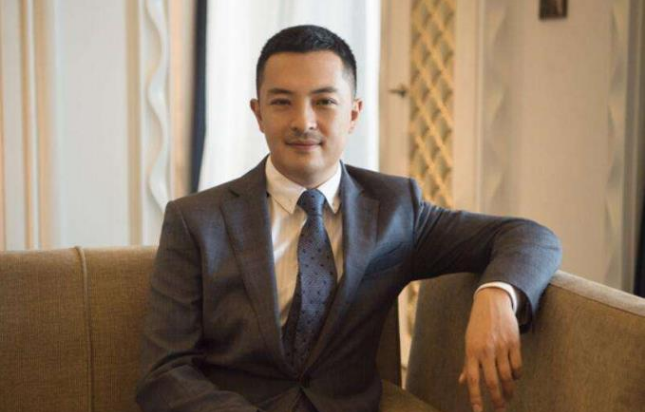 春晚|她17岁被邀上春晚, 巅峰时下嫁“外卖”小哥, 没想到丈夫居然是我们熟悉的他