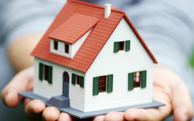 房产“三大税”齐发？王健林预言成真？这2类人麻烦来了