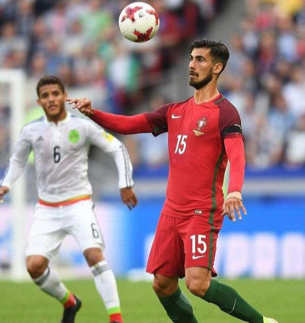 巴塞罗那@人物|在巴萨郁郁不得志的替补三人组为何在英超埃弗顿发光发热？