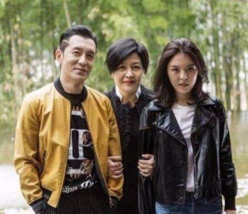 马伊琍@留下2亿遗产的李咏，没有把遗产给妻子，而是给了她