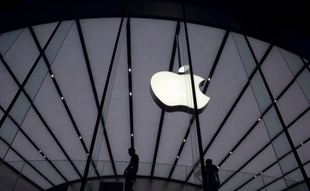 华为|老牌巨头“秀肌肉”，华为也落后一步，手机行业将迎“变革”？