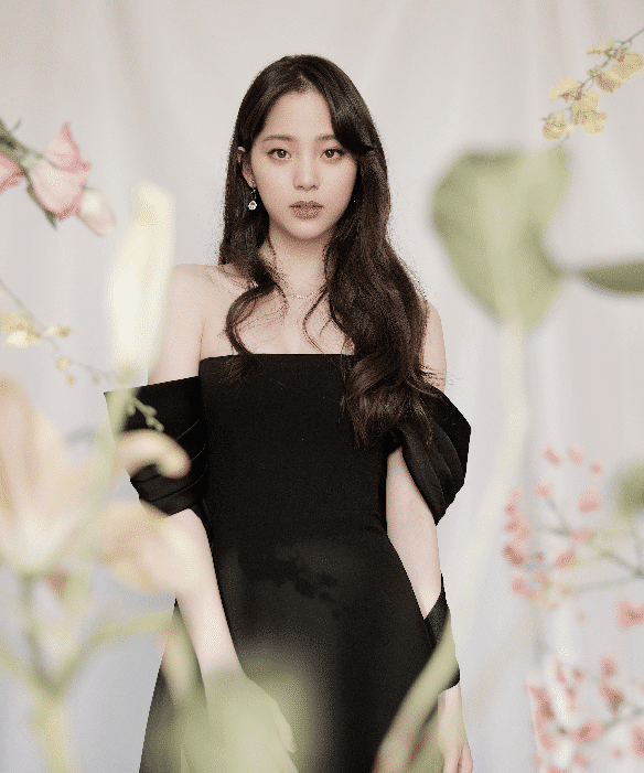 『欧阳娜娜』有种“发育过度”叫欧阳娜娜,当她半躺那一刻,男粉眼睛都直了!