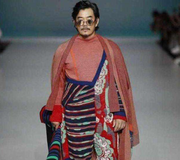 琉璃|继陈志朋之后，又一个著名明星走上不归路，穿衣打扮简直不忍直视