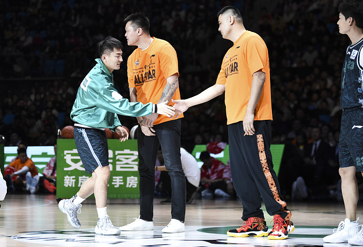 广东男篮|意外！放弃本土引援多球队笑了！朱芳雨亮出杀手锏冲击下赛季