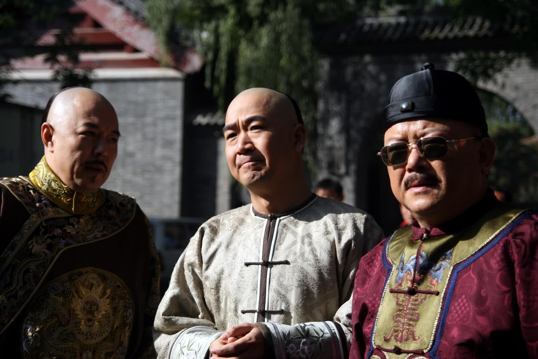 |抄和珅家时啥也没找到，嘉庆说了2个字，隔日便搜出十几亿金银！