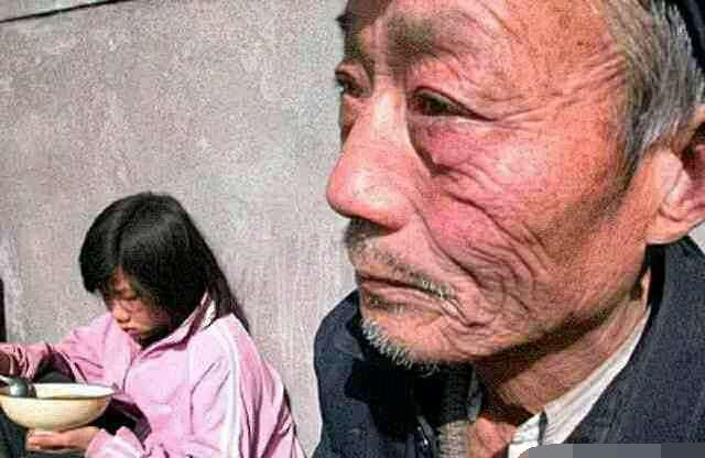 女孩|学习优异的孙女高考47分，爷爷不解去查询，结果让人感叹