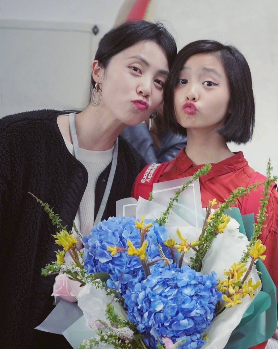 安家■心疼女儿被网络暴力,孙莉狂晒多多素颜照,意外成又一个国民闺女