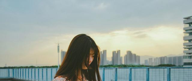 『巨蟹座』未来一个月，旧情难消，从此再无瓜葛，与真爱相拥，让爱随风飘零