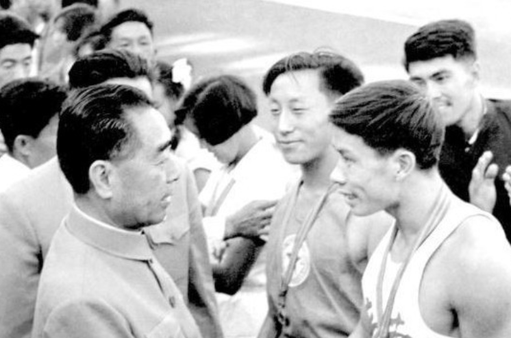 李连杰|李连杰“失败之作”，上映16天就下映，票房才1000多万，如今成经典